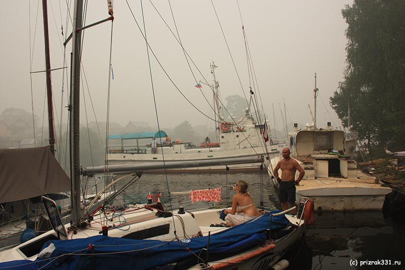 Ежики в тумане. Август 2010, дым и жара в Москве.  Снимок № 6 из 35